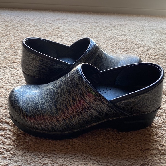 Dansko shoes - Picture 5 of 7